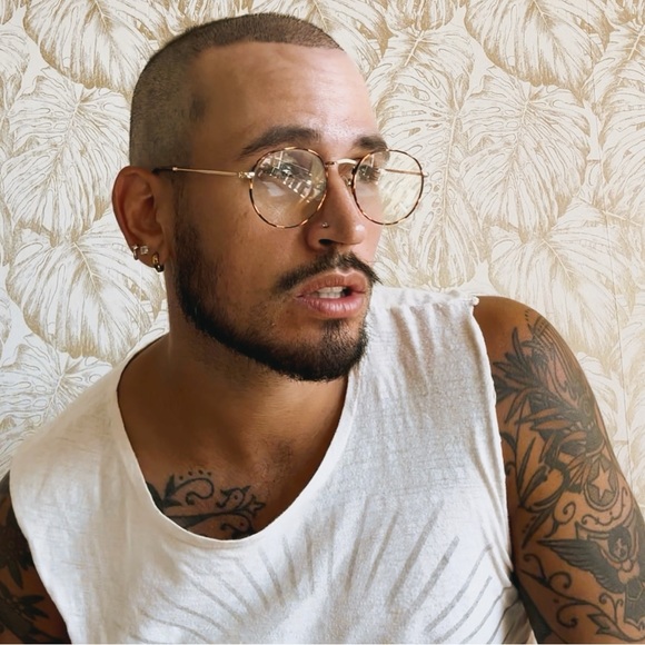 Meet your Posher, Nickolas - Picture 3 of 7